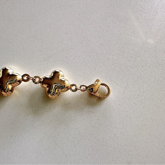 NEW 18K Yellow Gold Plated Puffed Clover Flower Cross 7” to 8” Adjust Bracelet - Picture 5 of 10